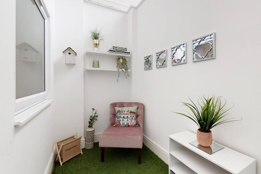 Lovely 2 Bedroom Apartment Near Highgate Station Лондон Екстериор снимка