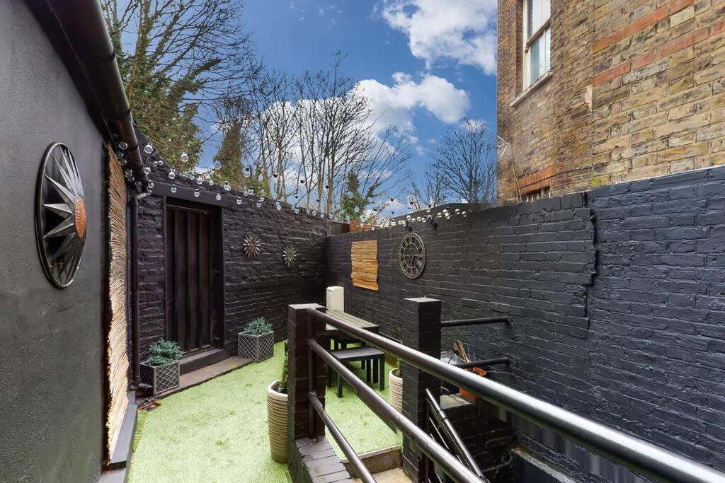 Lovely 2 Bedroom Apartment Near Highgate Station Лондон Екстериор снимка